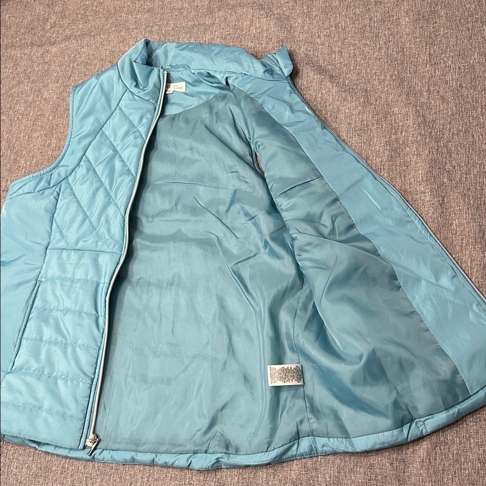 NORTHERN REFLECTIONS Quilted Vest - Picture 3 of 6